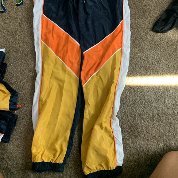 Fashion nova two piece pants and jacket track suit - Picture 8 of 9